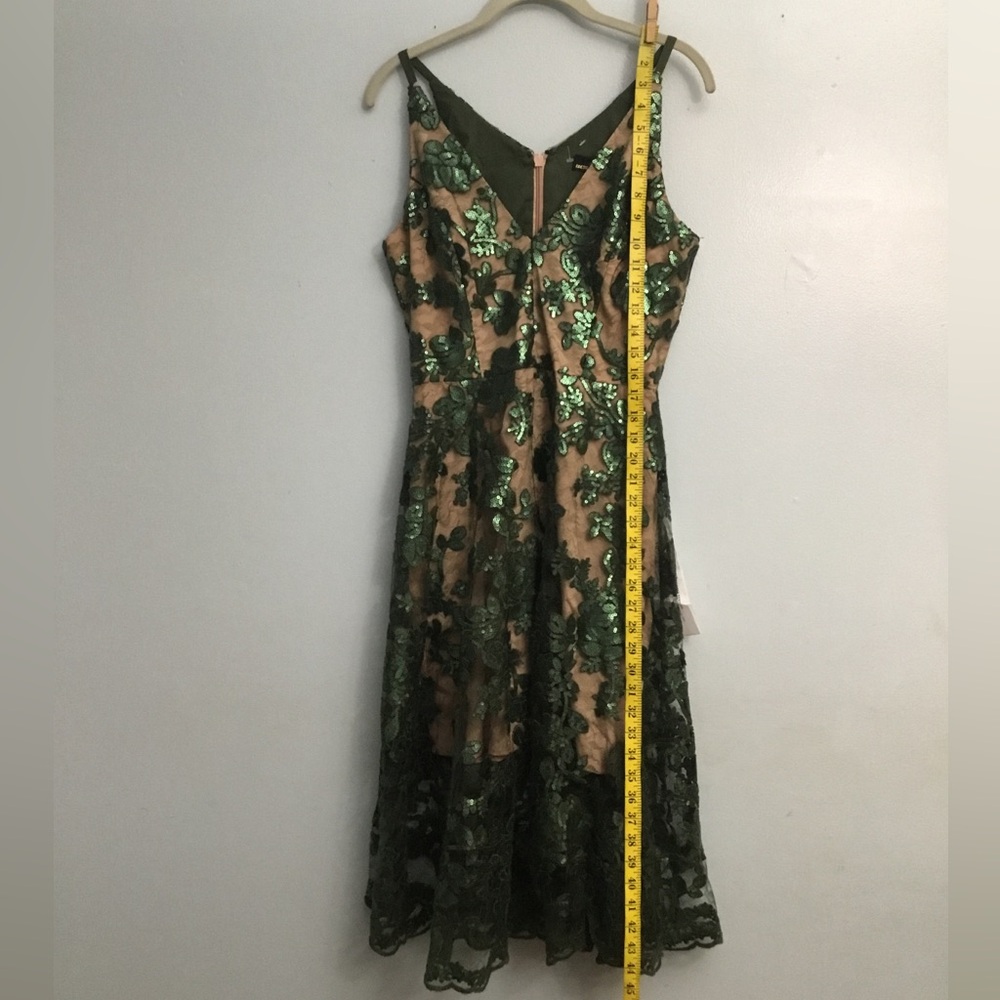Dress the Population Green Sequin Floral Midi Dress on Nude Lining